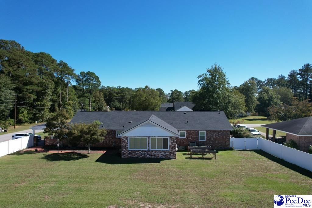 1319 Richard Street Photo 37