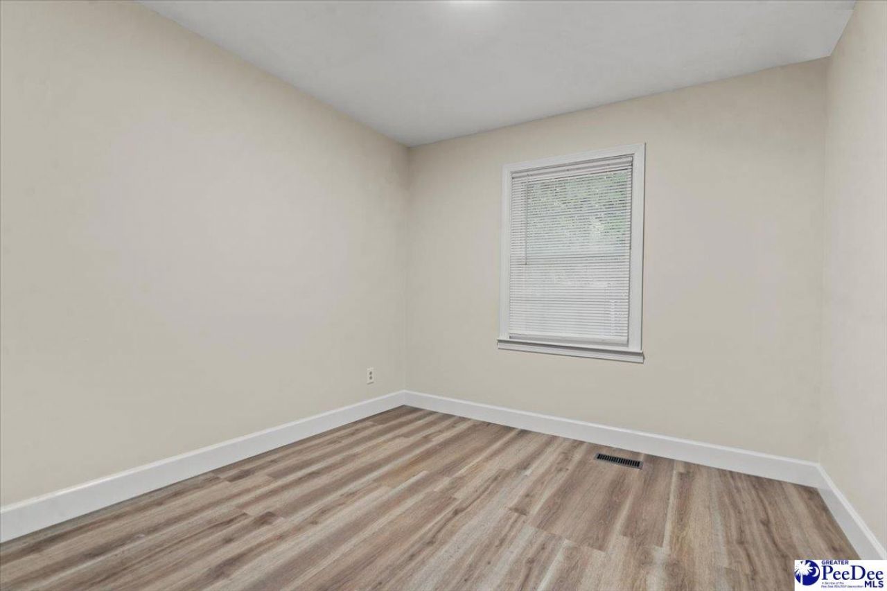 218 Davis St Photo 25