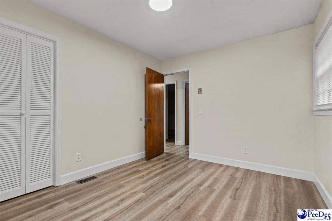 218 Davis St Photo 28