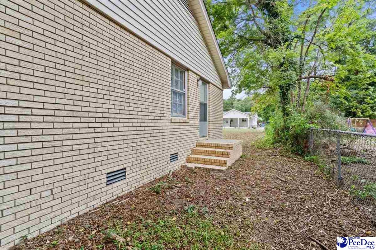218 Davis St Photo 31