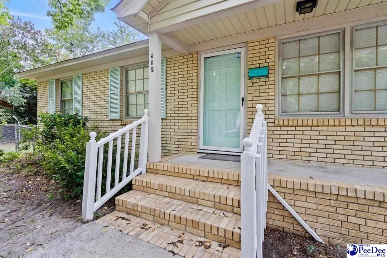 218 Davis St Photo 4