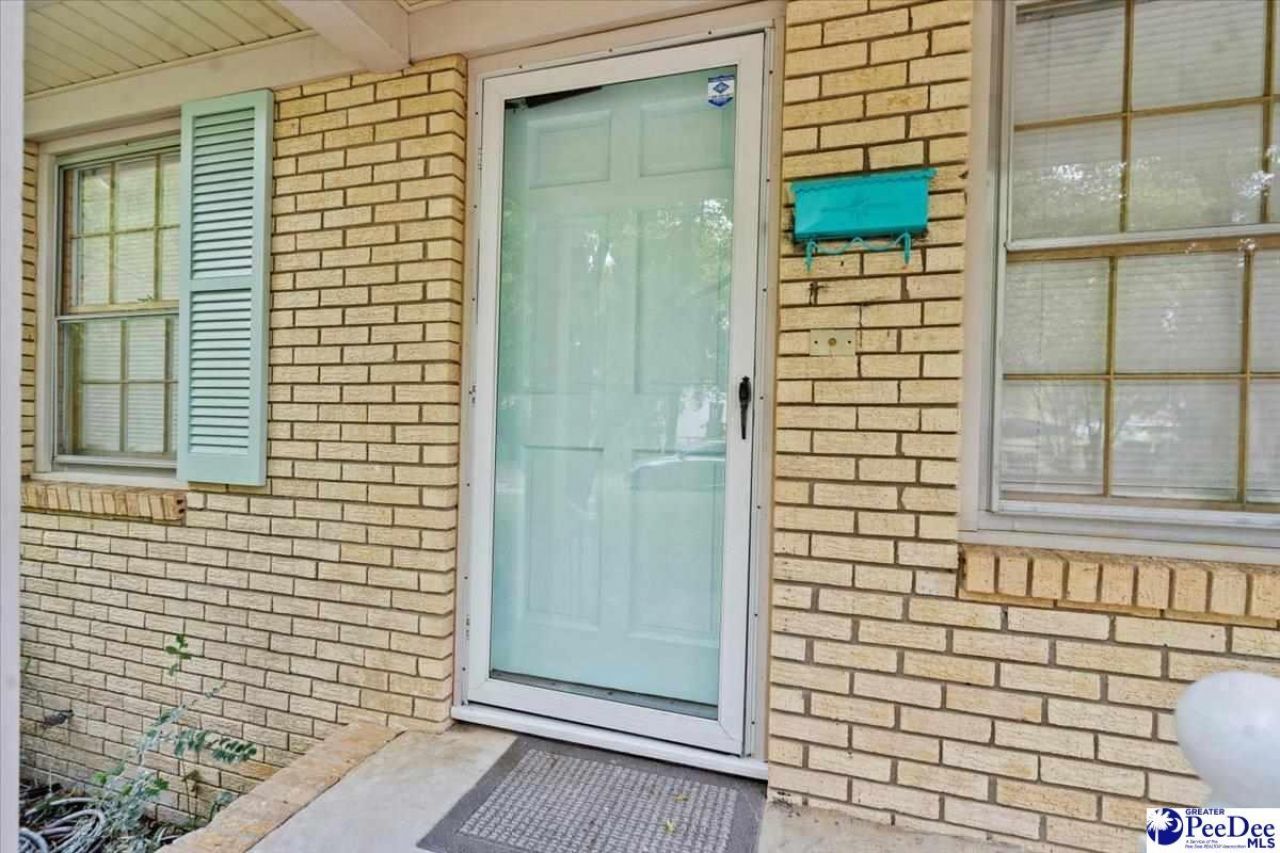 218 Davis St Photo 5