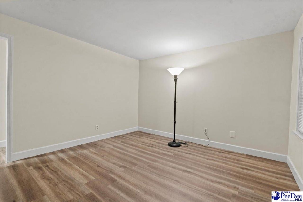 218 Davis St Photo 7