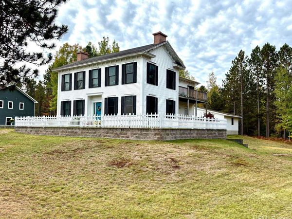 152 Brewer Drive, Chocolay Twp, MI 49855