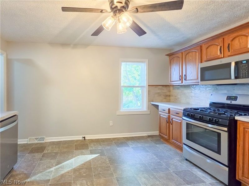 39 Forest Avenue SE, Massillon, OH 44646 Photo 10