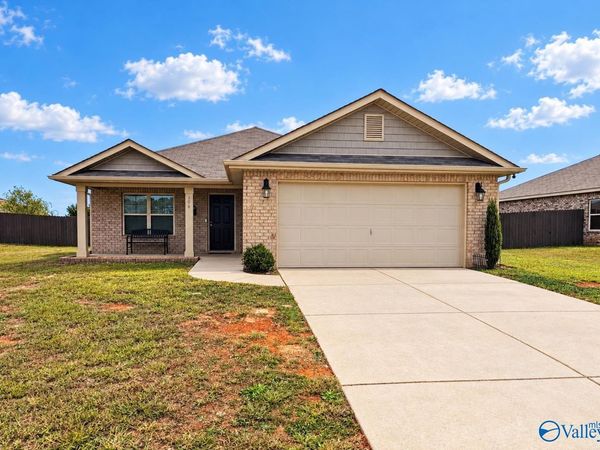 106 Tea Tree Court, Hazel Green, AL 35750