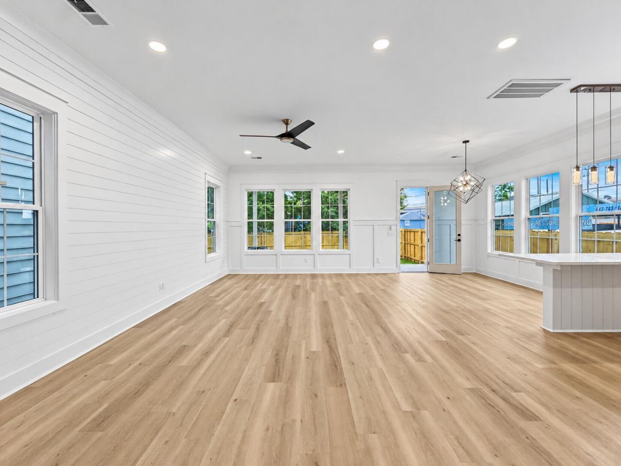2049 Delaware Avenue Photo 10