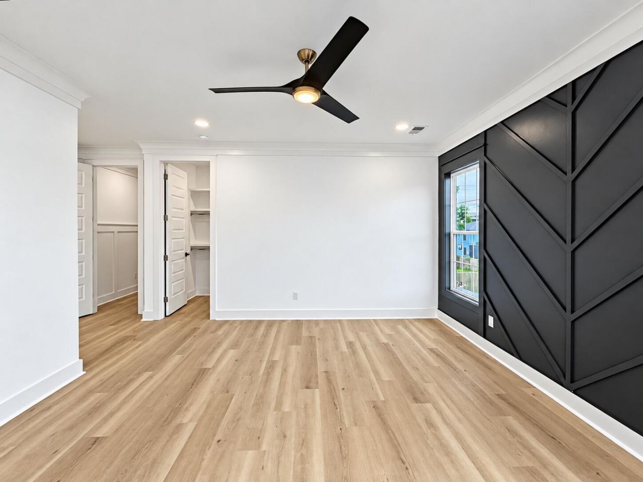 2049 Delaware Avenue Photo 17