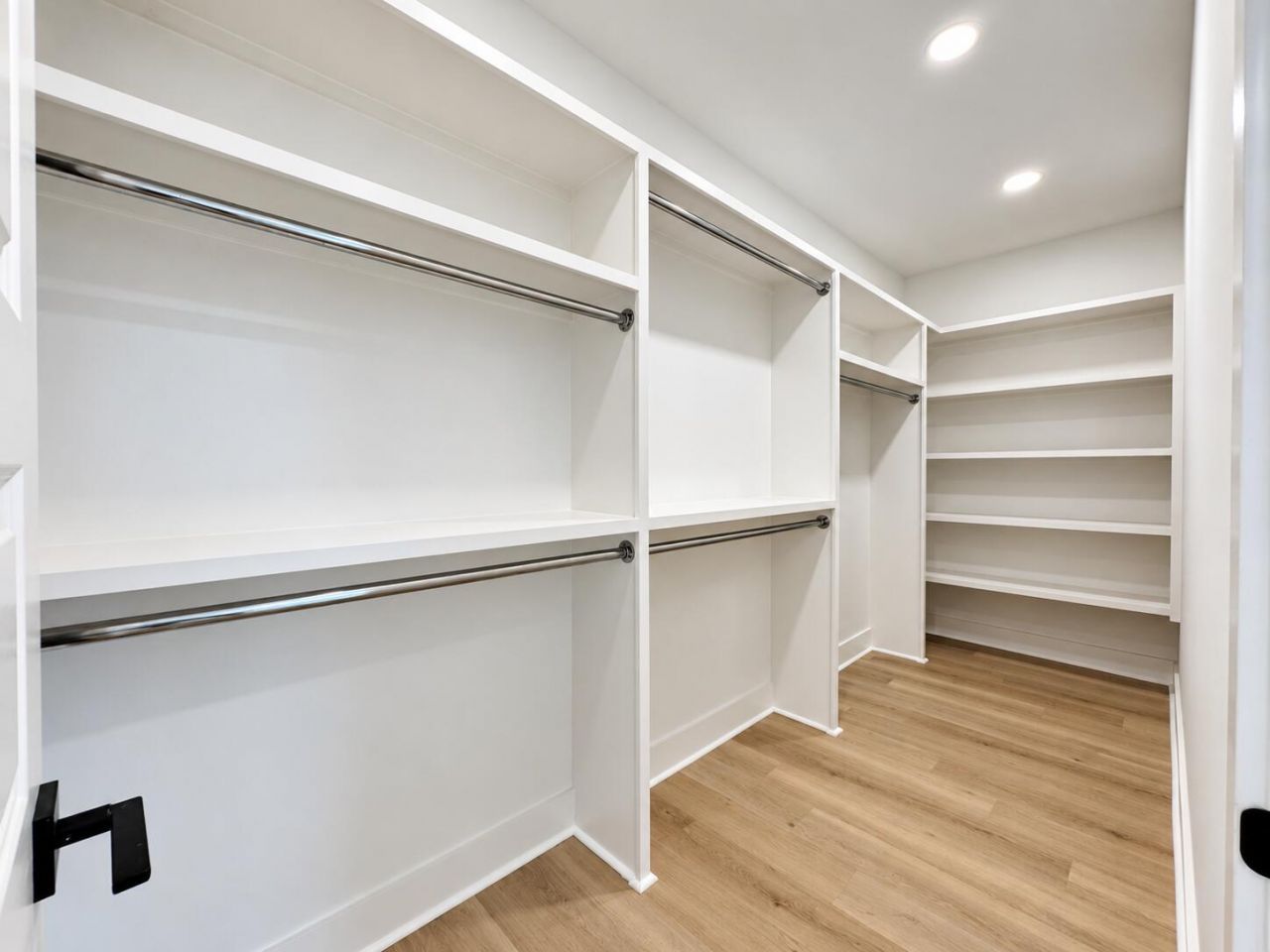 2049 Delaware Avenue Photo 23