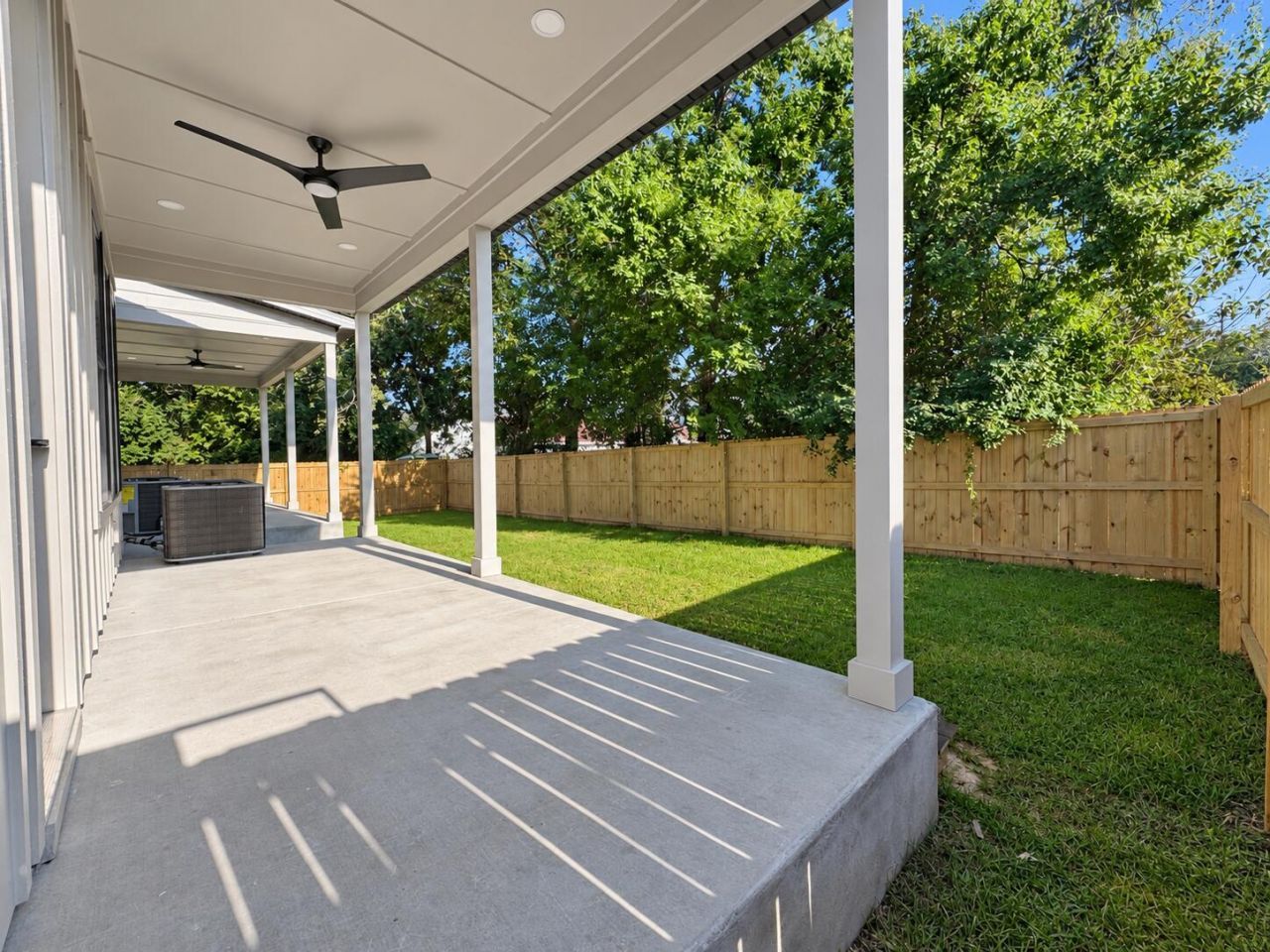 2049 Delaware Avenue Photo 33