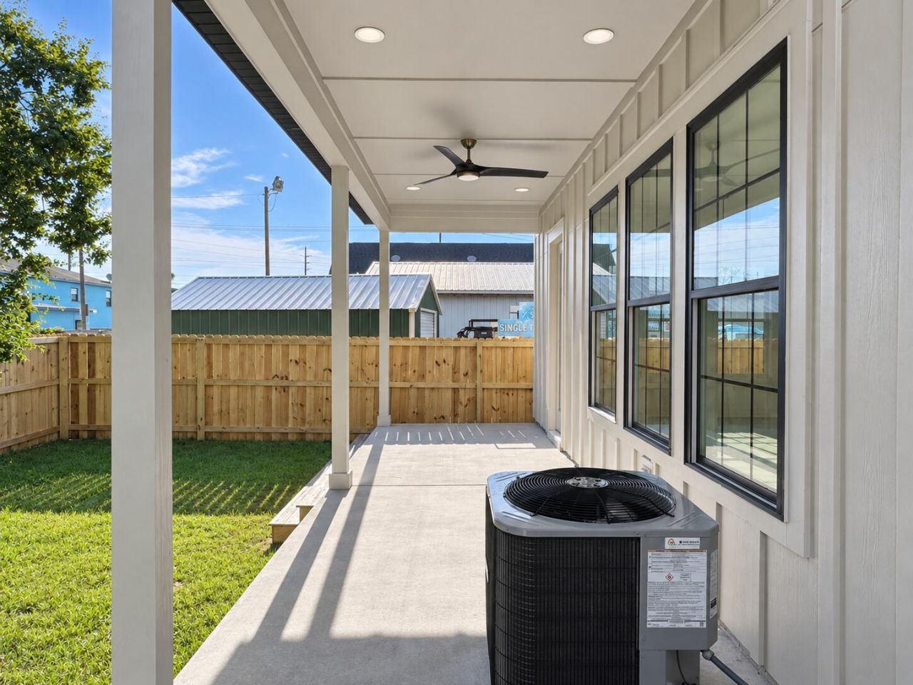 2049 Delaware Avenue Photo 35