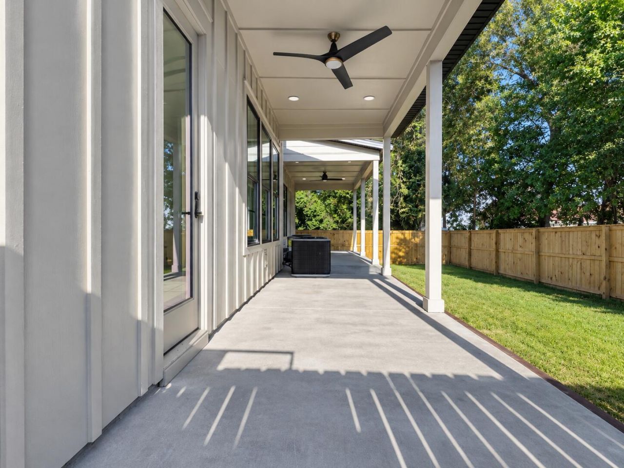 2049 Delaware Avenue Photo 36