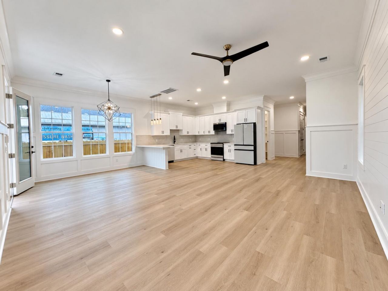 2049 Delaware Avenue Photo 8