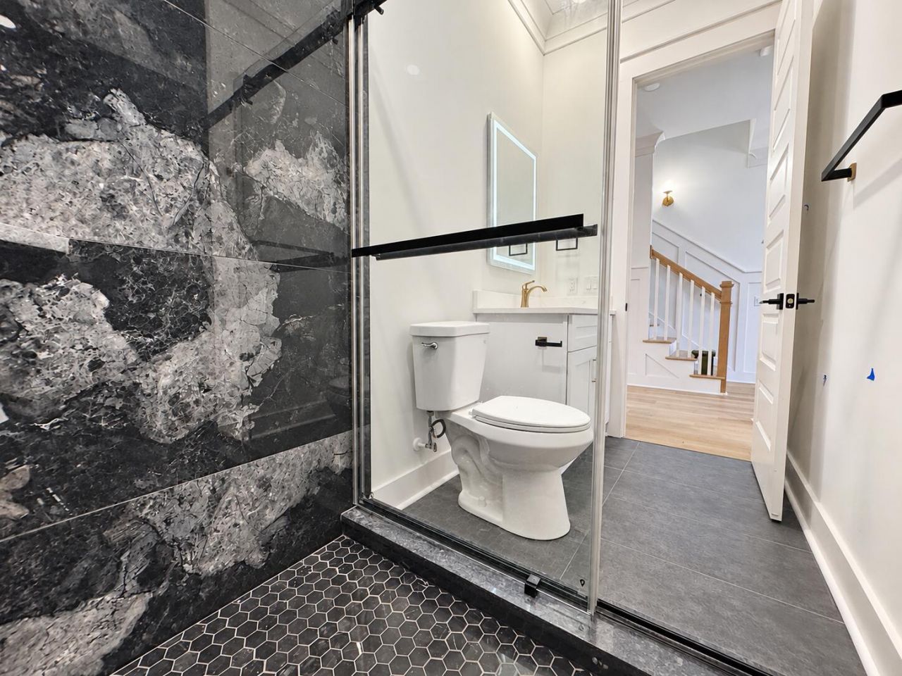 2047 Delaware Avenue Photo 12