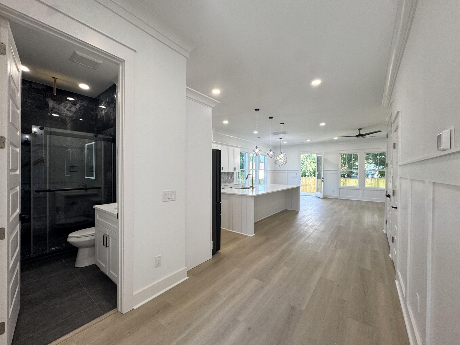 2047 Delaware Avenue Photo 13