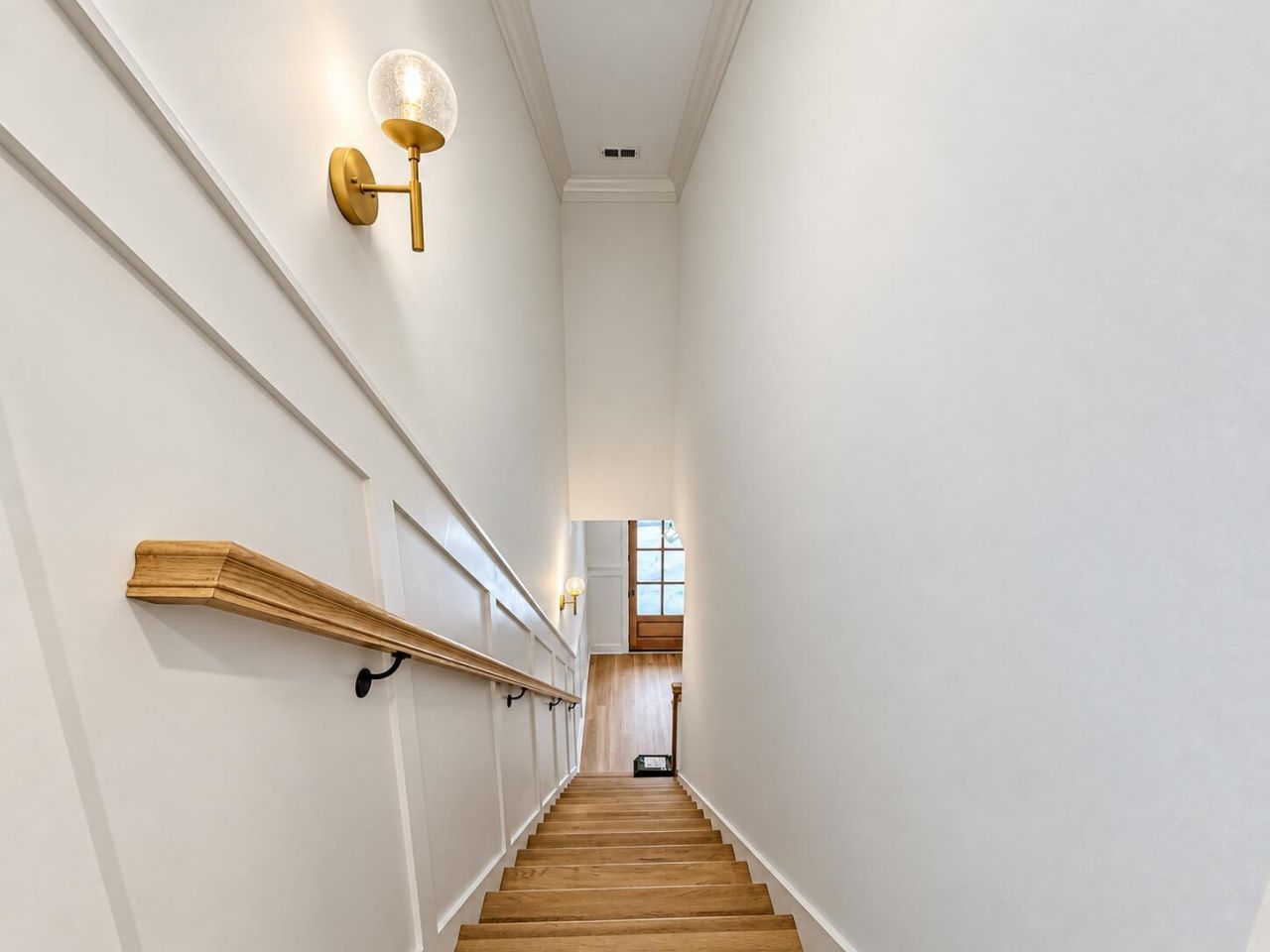 2047 Delaware Avenue Photo 14