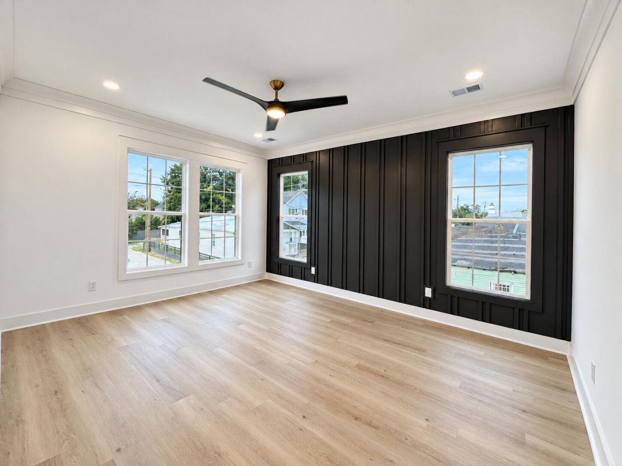 2047 Delaware Avenue Photo 20
