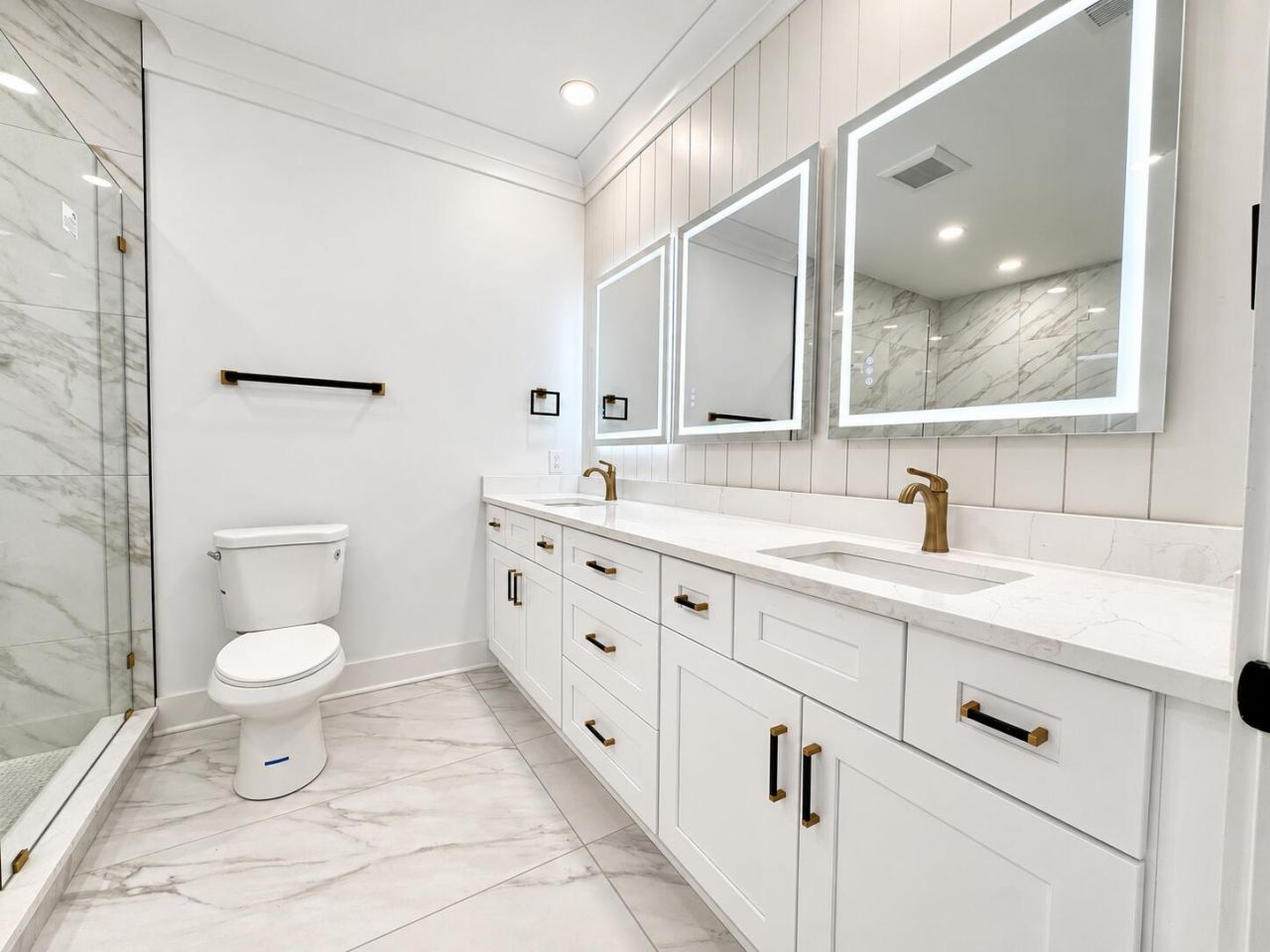 2047 Delaware Avenue Photo 24