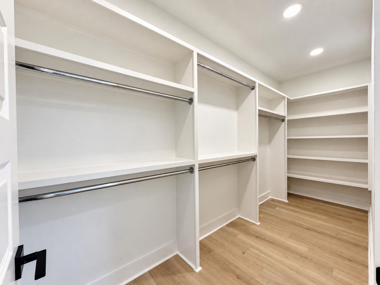 2047 Delaware Avenue Photo 27