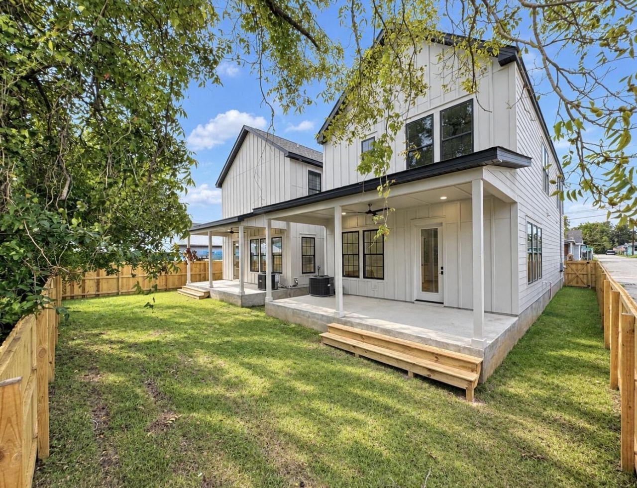2047 Delaware Avenue Photo 30