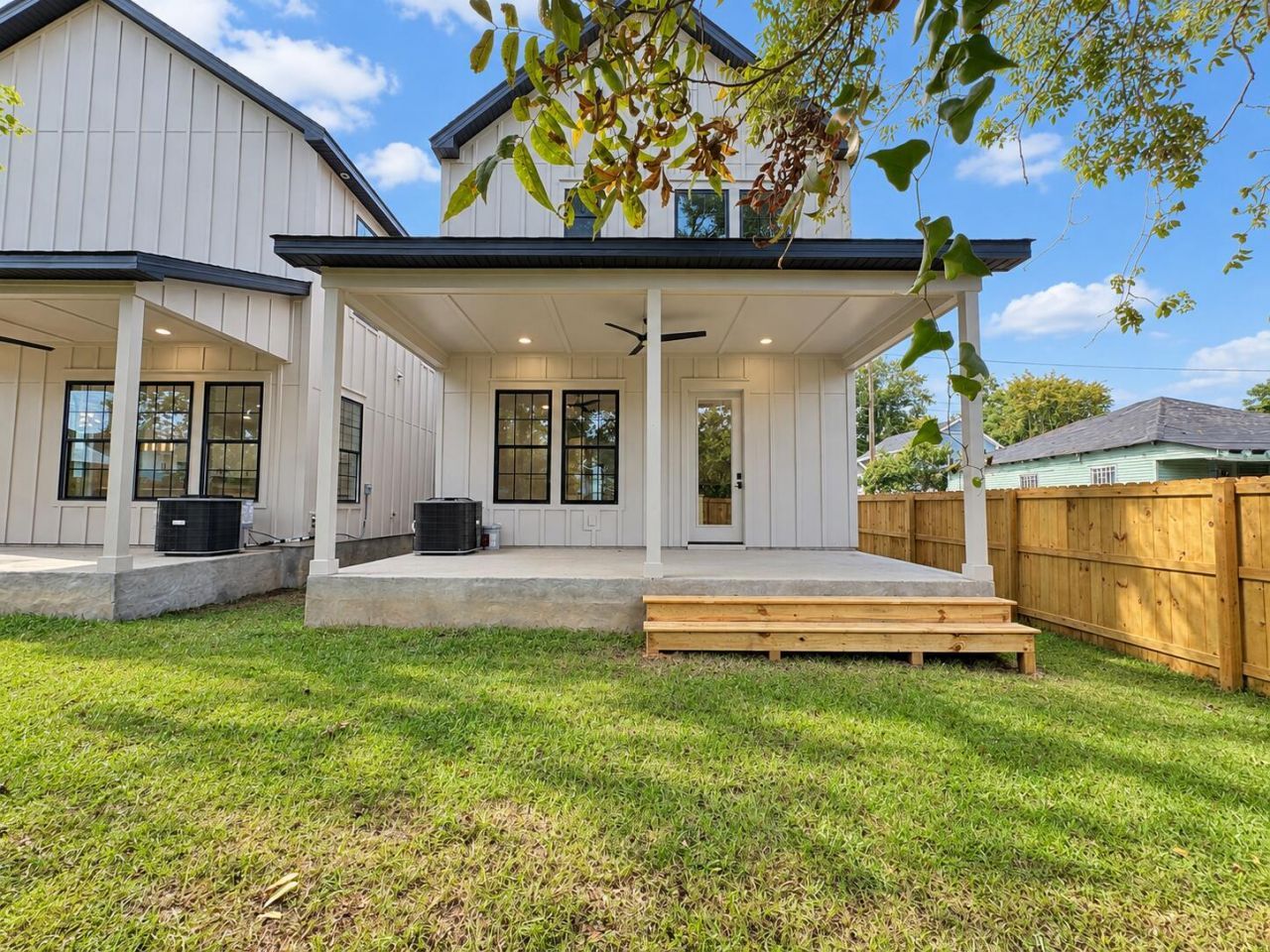 2047 Delaware Avenue Photo 31