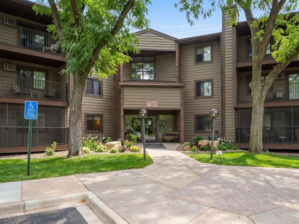 7301 W 101st Street , Unit 102, Bloomington, MN 55438