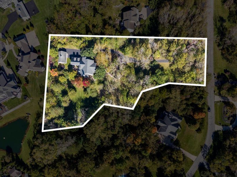 9776 Erin Woods Drive, Dublin, OH 43017 Photo 4
