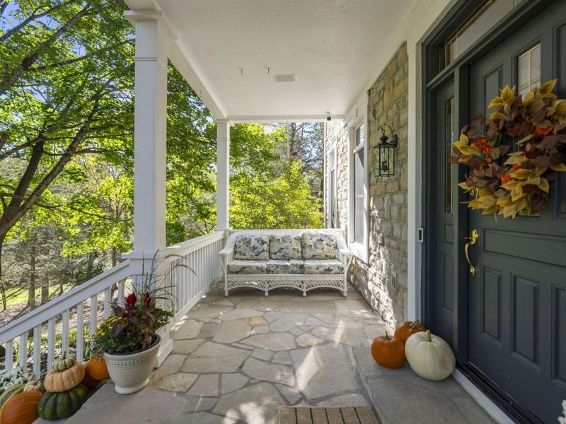 9776 Erin Woods Drive, Dublin, OH 43017 Photo 7