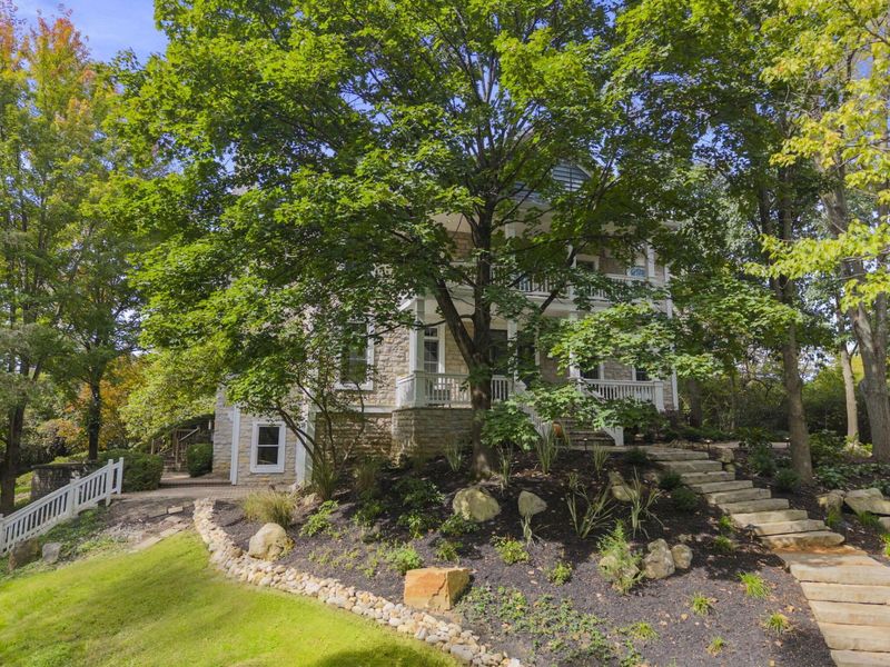 9776 Erin Woods Drive, Dublin, OH 43017 Photo 8