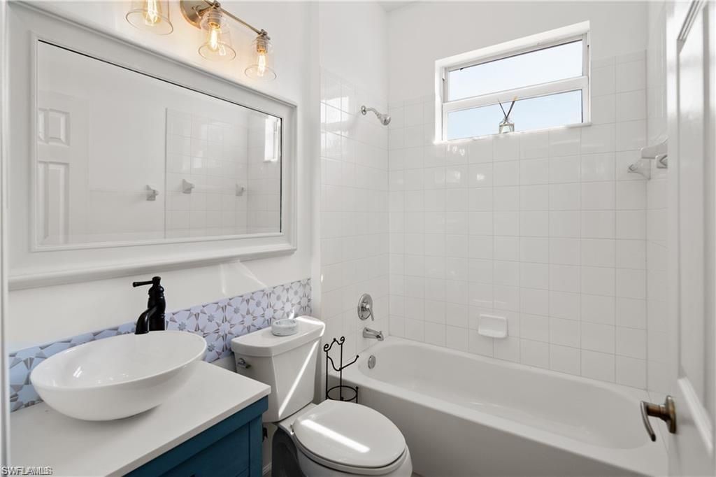 25013 Peacock Ln , Unit 202, Naples, FL 34114 Photo