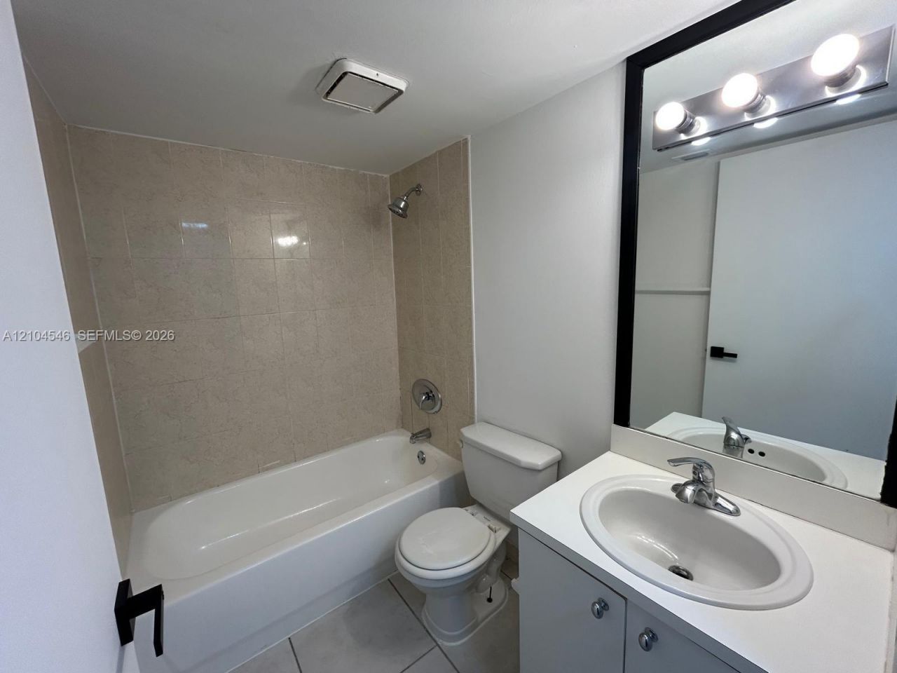 Please Call For Address, Unit B-417, Miami, FL 33193 Photo