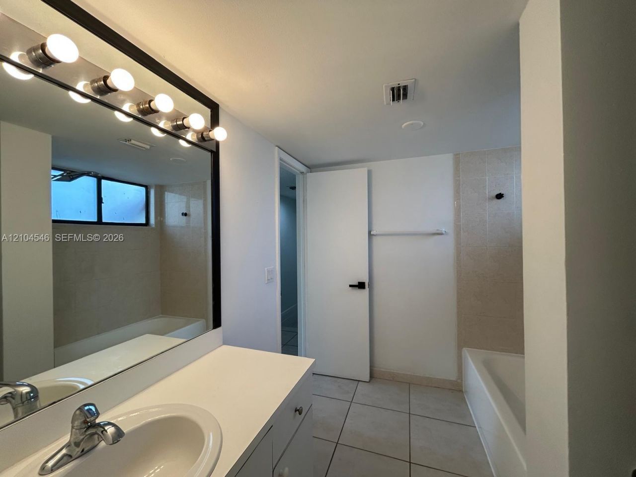 Please Call For Address, Unit B-417, Miami, FL 33193 Photo