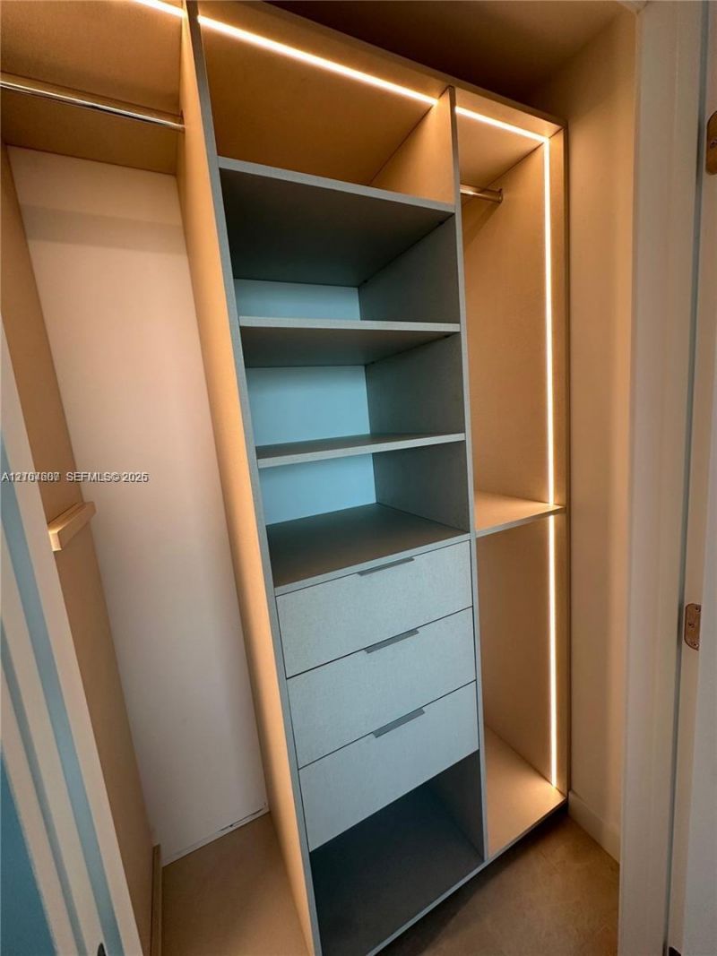 500 Alton Rd , Unit 1008, Miami Beach, FL 33139 Photo
