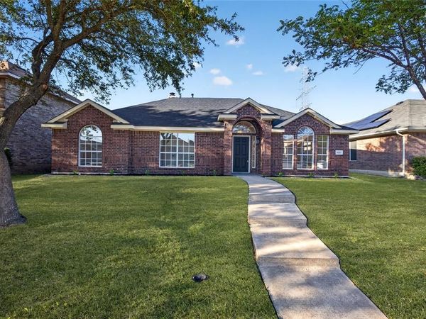 2221 Bridle Path Drive, Lancaster, TX 75146