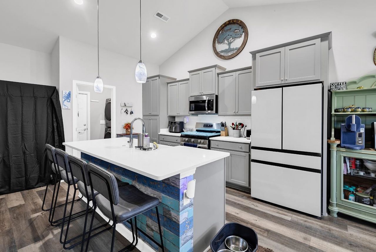 312 Lifestyle Court Photo 11