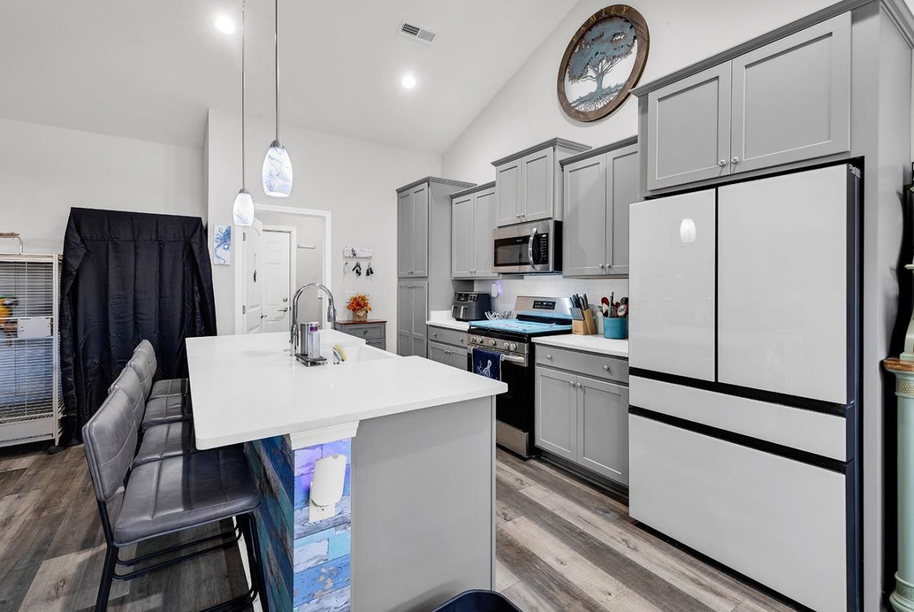 312 Lifestyle Court Photo 12