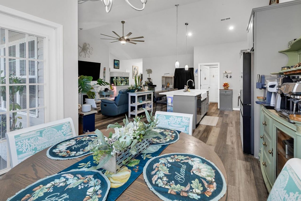 312 Lifestyle Court Photo 14