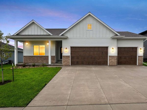 65 S Strub St, North Liberty, IA 52317
