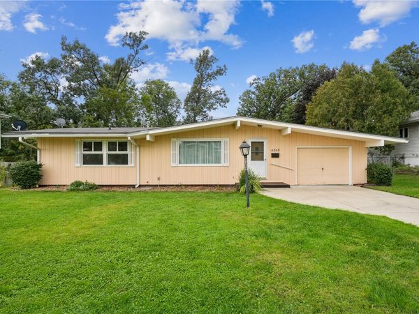 4209 Northwood Drive NE, Cedar Rapids, IA 52402