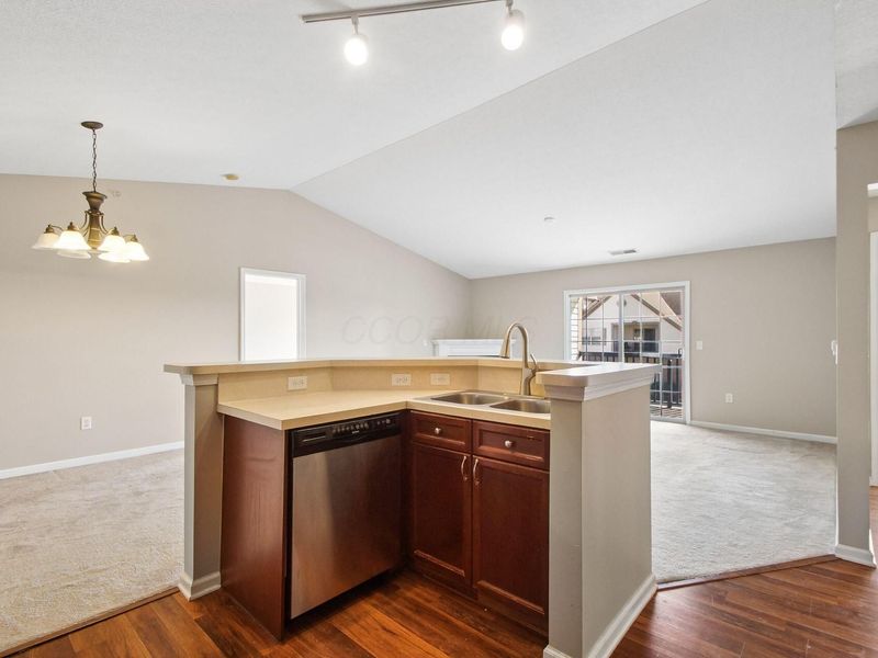 707 Hidden Springs Drive, Lewis Center, OH 43035 Photo 11