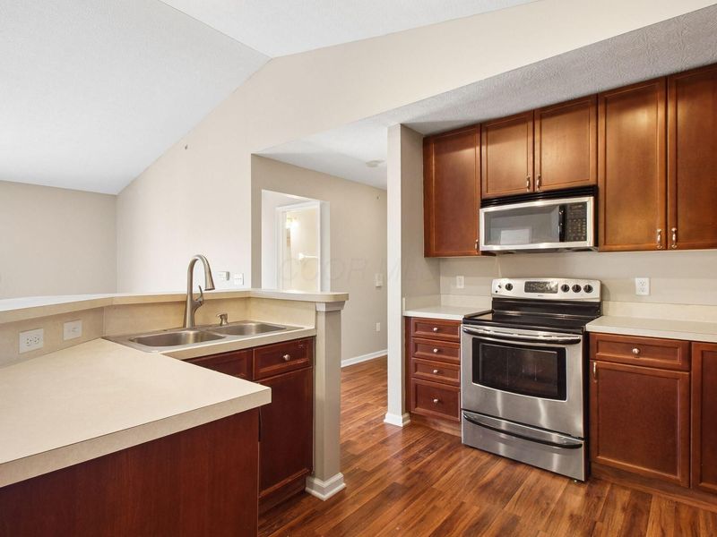 707 Hidden Springs Drive, Lewis Center, OH 43035 Photo 12