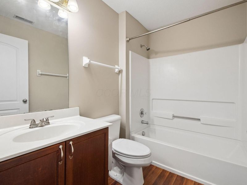 707 Hidden Springs Drive, Lewis Center, OH 43035 Photo 5