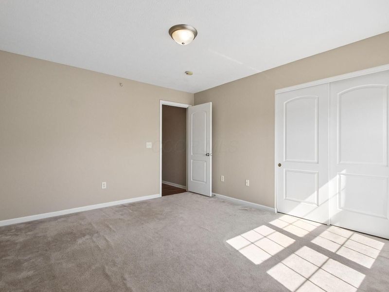 707 Hidden Springs Drive, Lewis Center, OH 43035 Photo 8