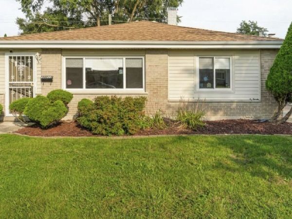 1373 Mackinaw Avenue , Calumet City, IL 60409