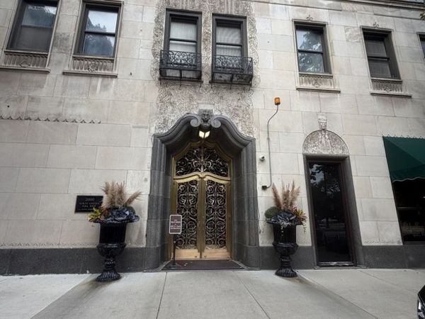 2000 N Lincoln Park West, Unit 911, Chicago, IL 60614