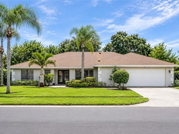 2370 Pine Woods CIR , Unit 35, NAPLES, FL 34105