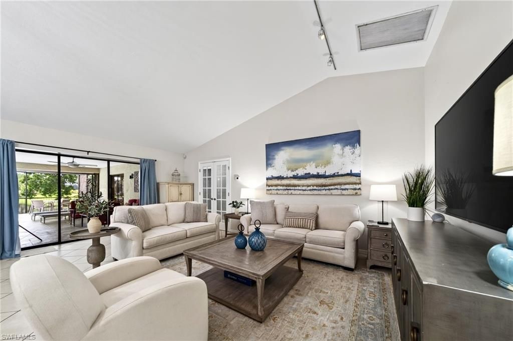 2370 Pine Woods Cir , Unit 35, Naples, FL 34105 Photo