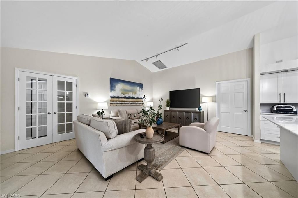 2370 Pine Woods Cir , Unit 35, Naples, FL 34105 Photo