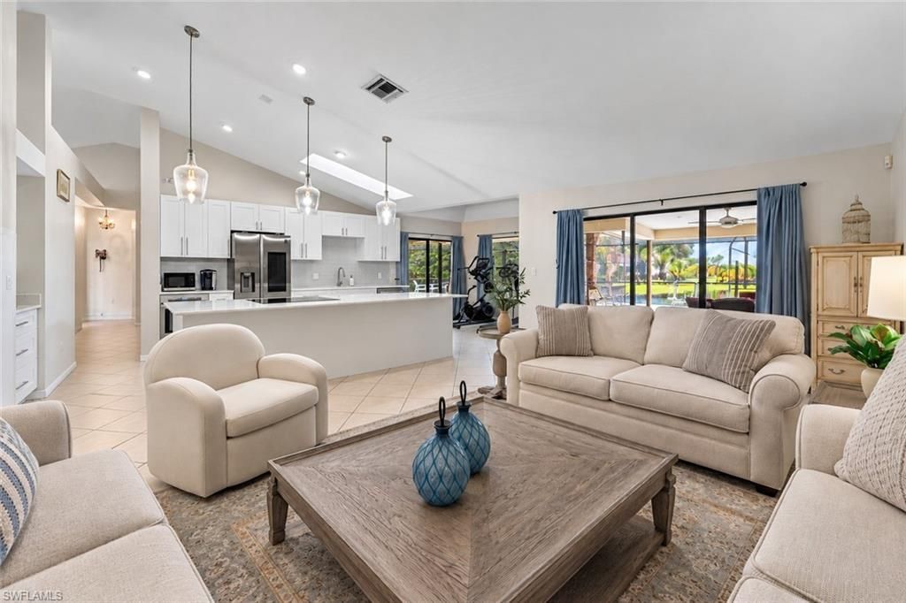 2370 Pine Woods Cir , Unit 35, Naples, FL 34105 Photo