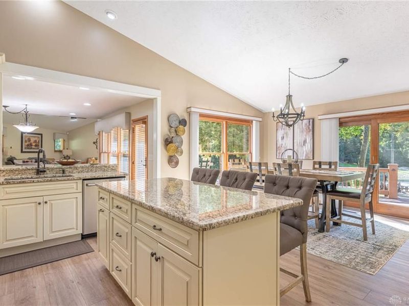 4093 Wagner Road, Sugarcreek Township, OH 45440 Photo 13